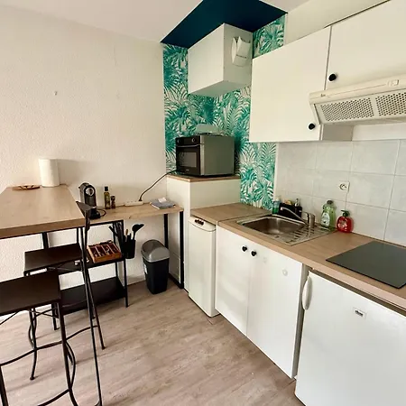 Charming With Private Garden In Aytré